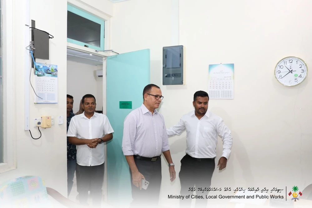 photo for މަރަދޫފޭދޫ އަވަށު އޮފިސް ބައްލަވައި ލެއްވުމުގެ ތެރެއިން